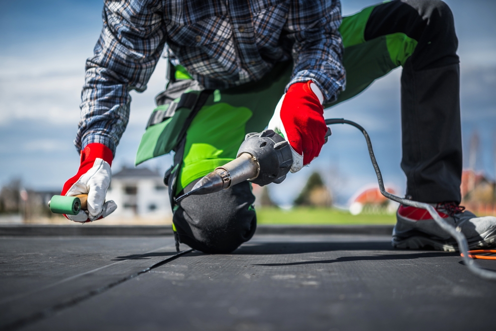 Epdm,Membrane,Installation,Using,Hot,Air,Blower.,Ethylene,Propylene,Diene